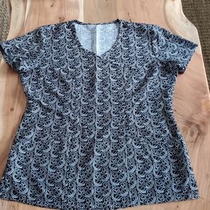 Uniform Advantage Scrub Top